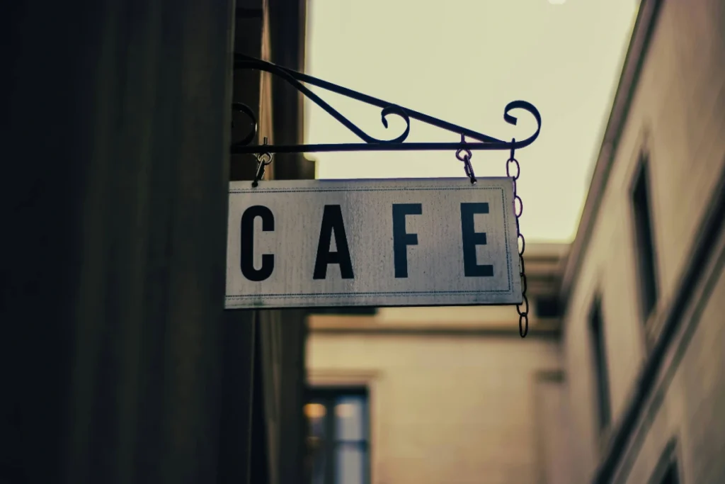 在印尼开咖啡厅 cafe sign